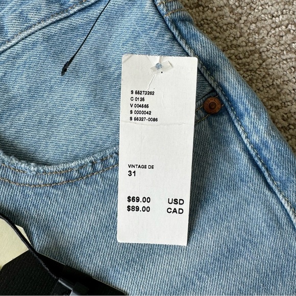 NWT Levi’s 501 High Rise Denim Shorts - Picture 4 of 5